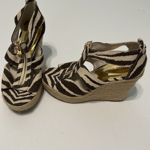 Michael Kors canvas wedge size 6 - Picture 2 of 4